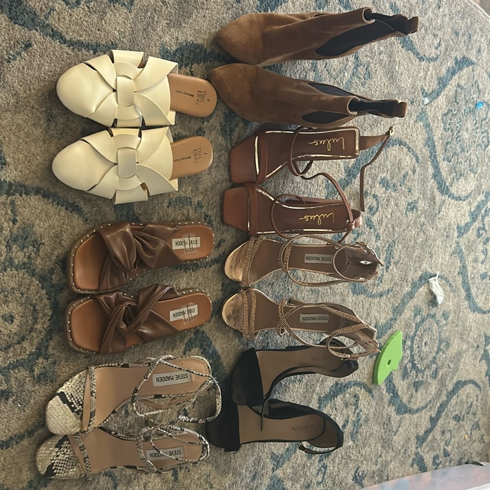 Bundle of shoes ranging from 6 to 7